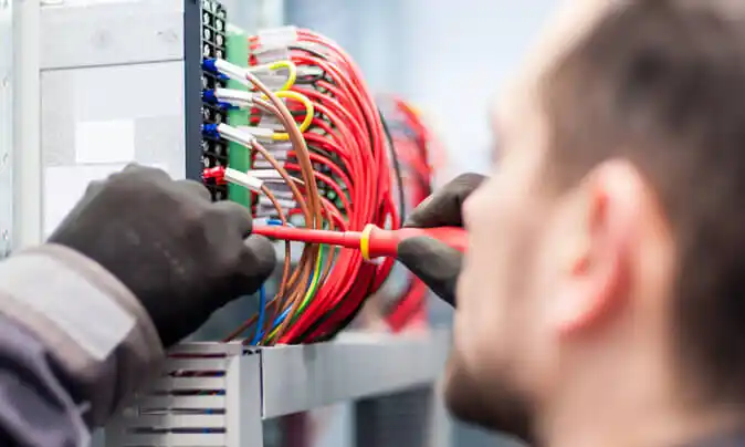 electrician Commercial Point